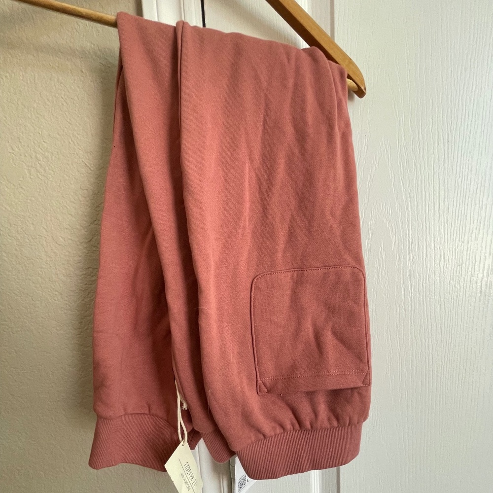 Coral Joggers